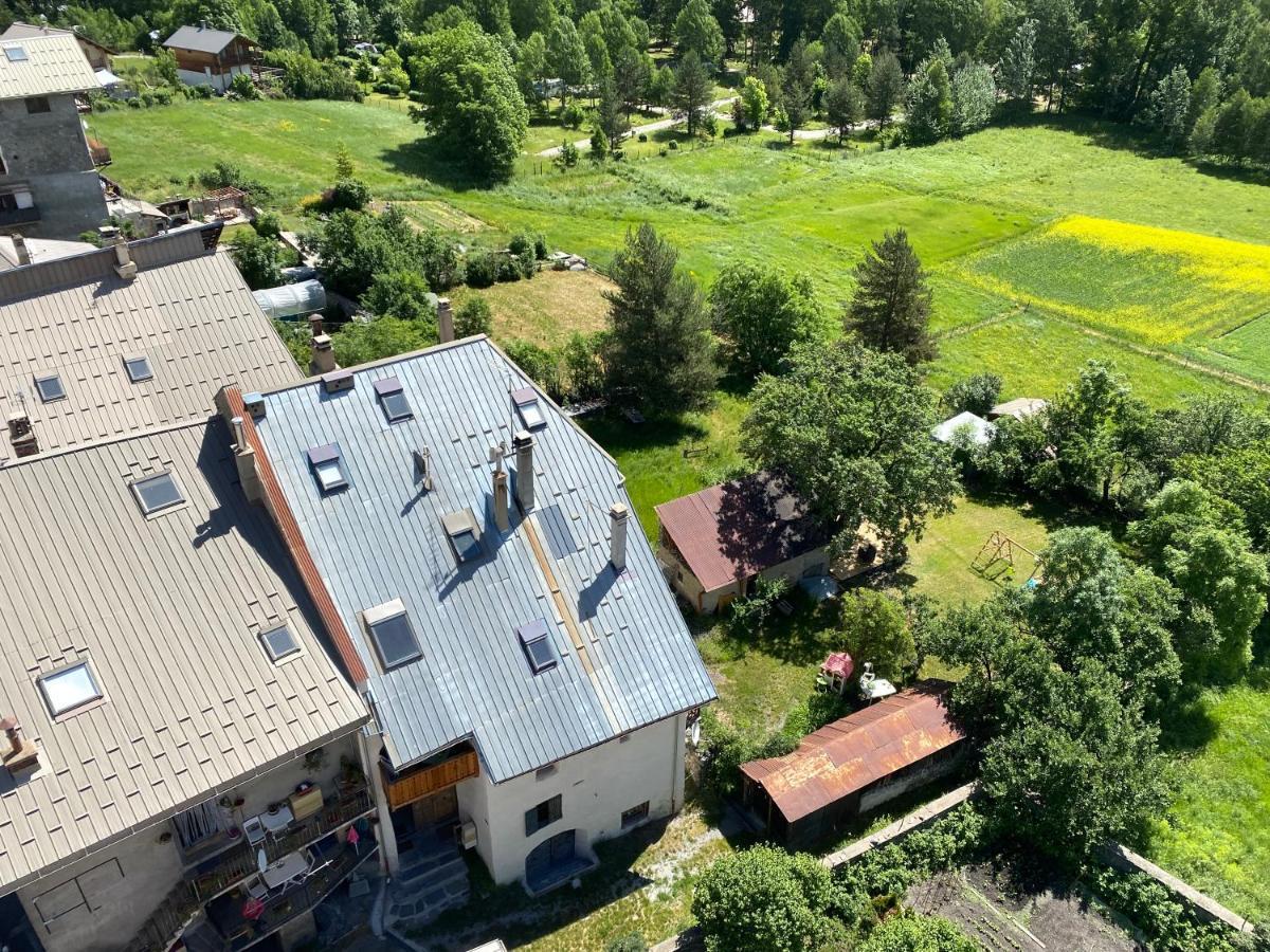 Appartement Dans Une Maison De Pays Briancon  Bagian luar foto